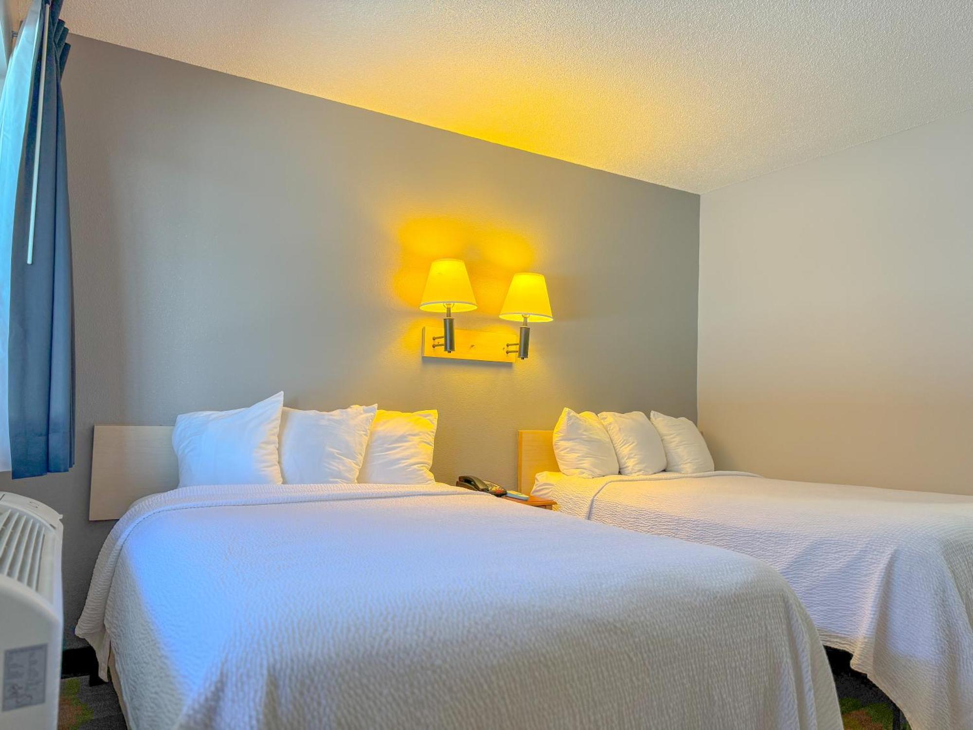 Super 7 Motel Coralville Zewnętrze zdjęcie