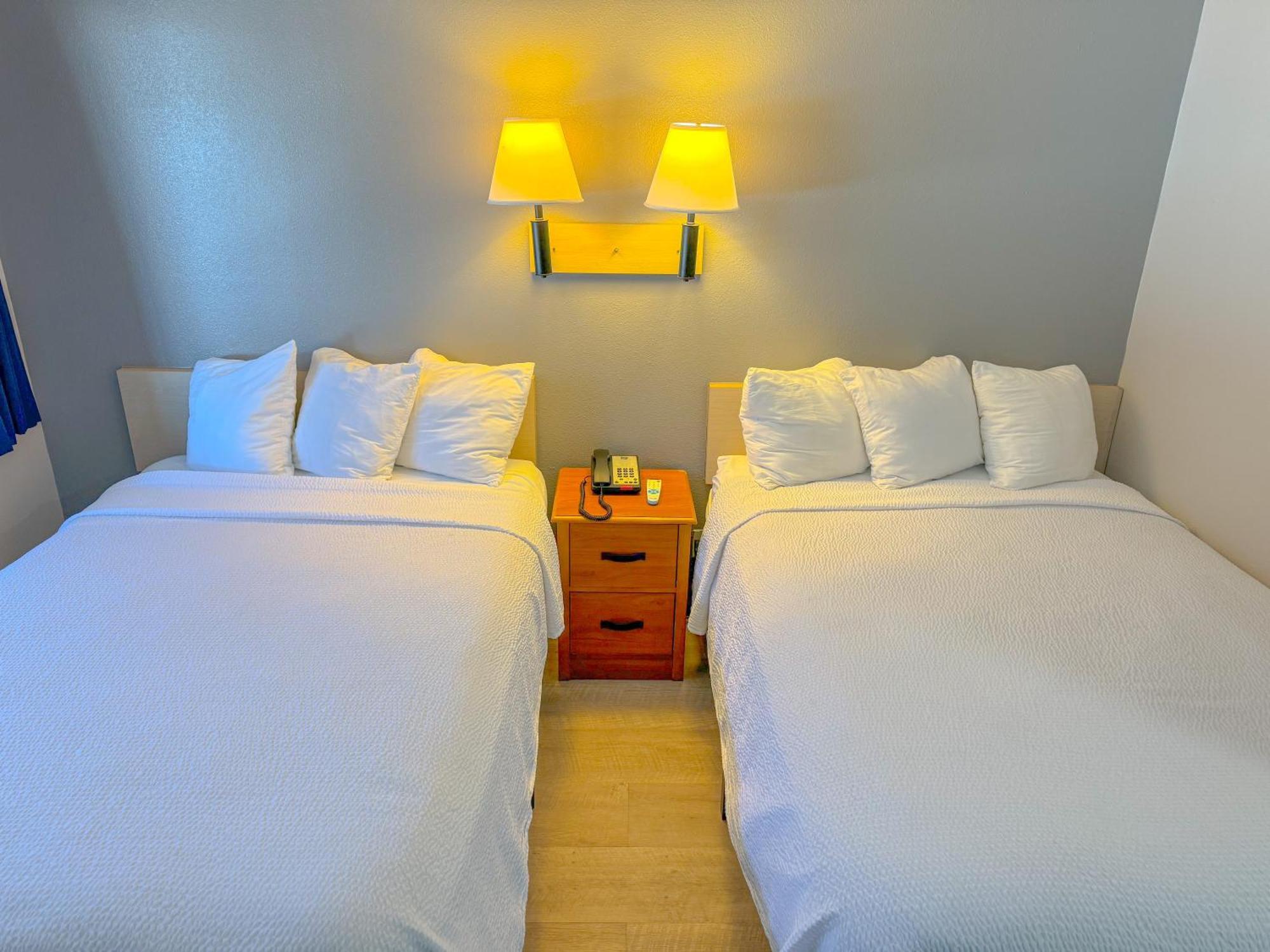 Super 7 Motel Coralville Zewnętrze zdjęcie