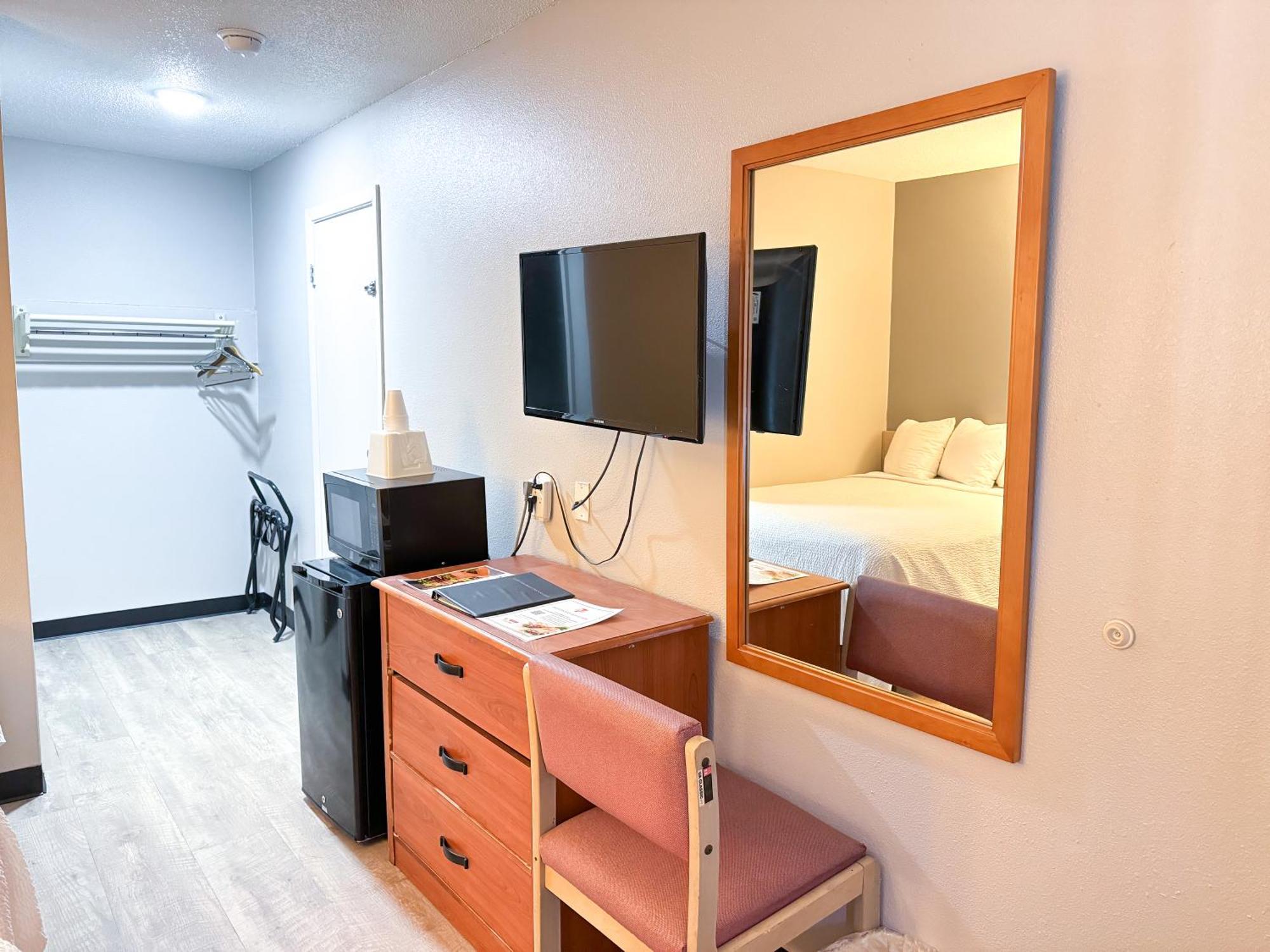 Super 7 Motel Coralville Zewnętrze zdjęcie