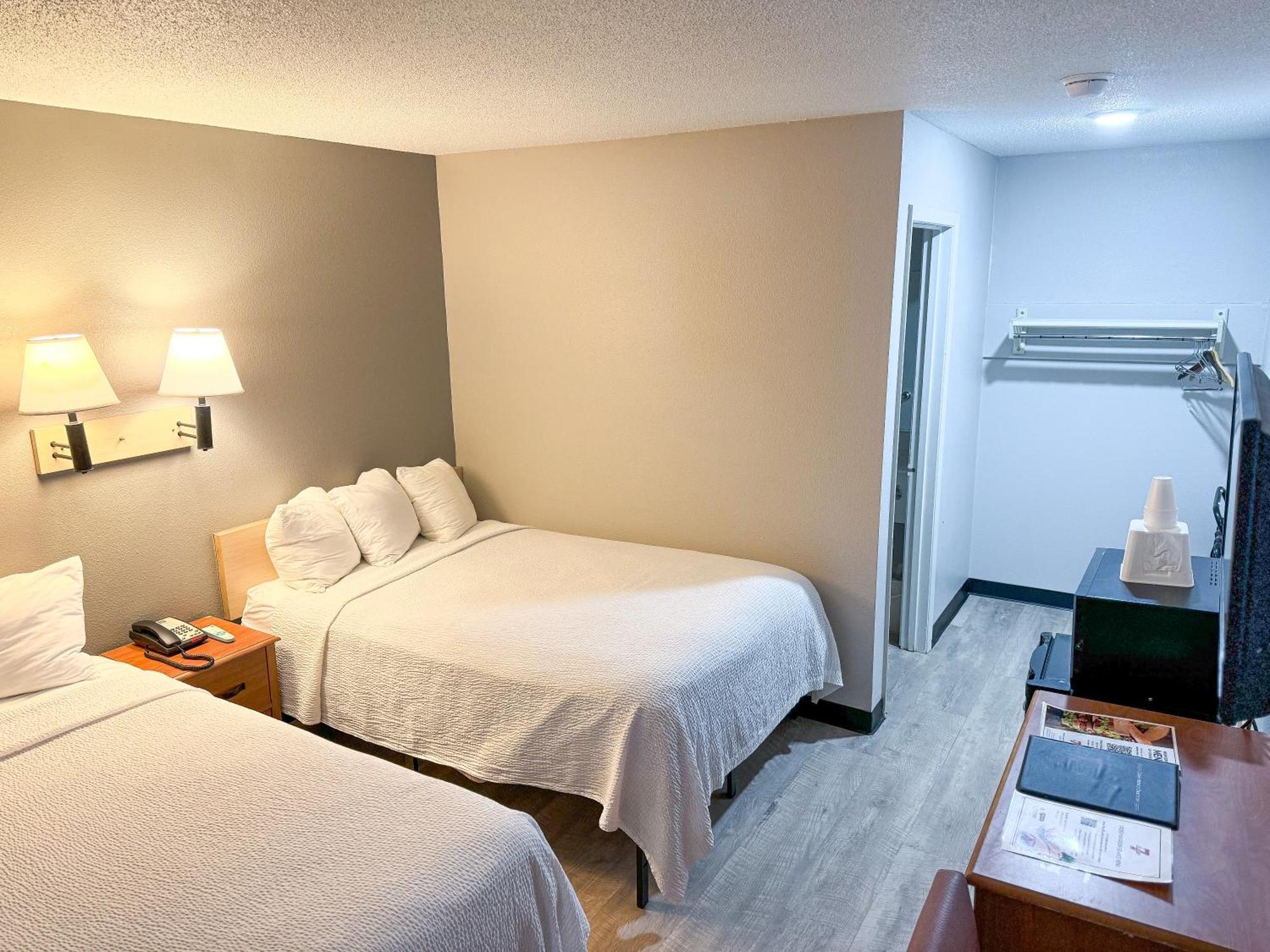 Super 7 Motel Coralville Zewnętrze zdjęcie