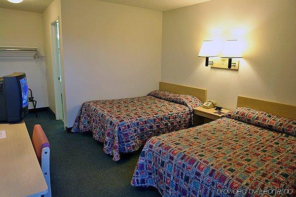 Super 7 Motel Coralville Zewnętrze zdjęcie